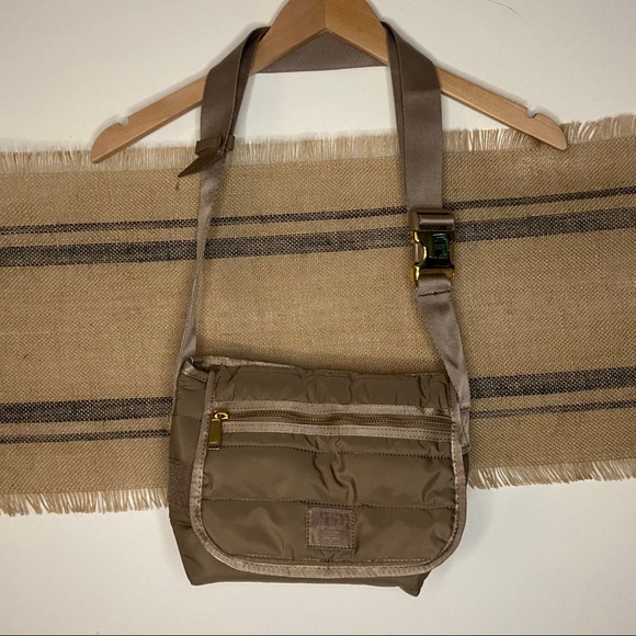 Herschel Supply Company Bags Herschel Quilted Grade Messenger Bag